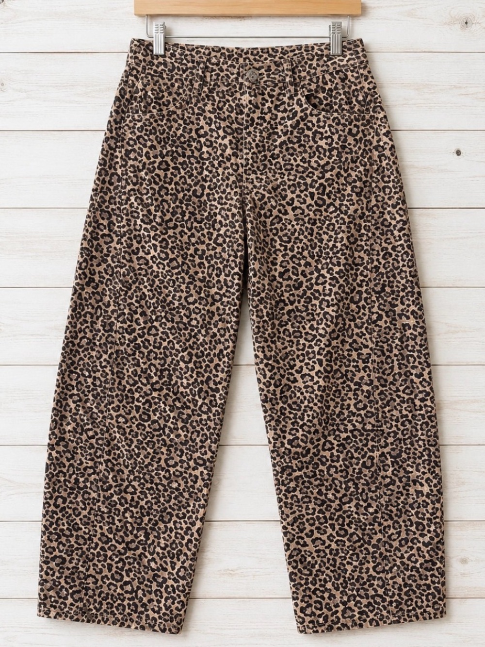 Abercrombie Curve Love Leopard Animal Print Mid-Rise Barrel Jeans Tan 33 NWOT - Picture 8 of 14
